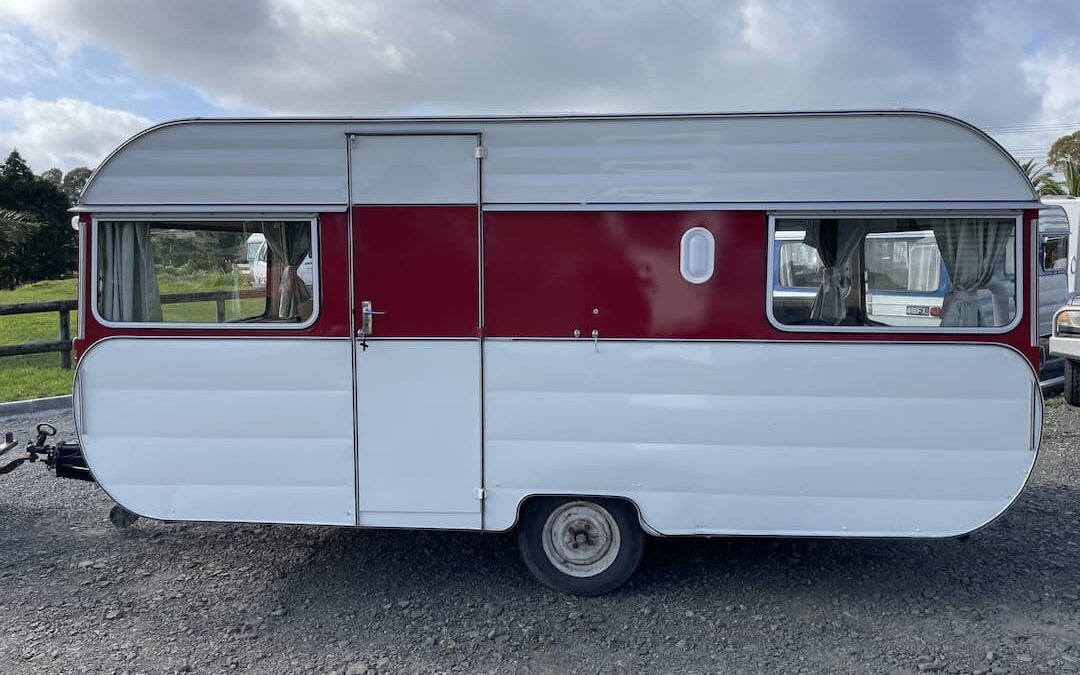 15FT SELF TOW – PERMANENT DOUBLE BED SHORT TERM HIRE ONLY