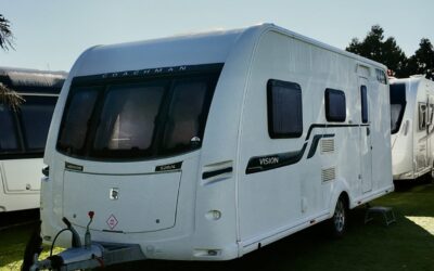 2013 Coachman Vision 520-4 4 Berth