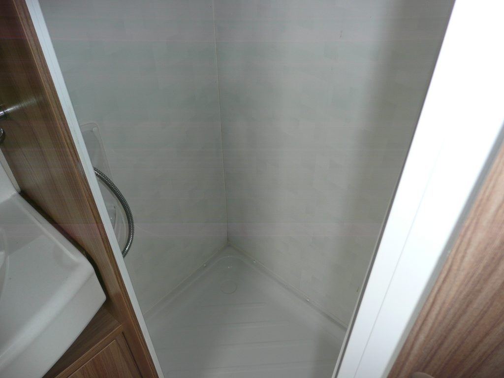 swift lifestyle shower