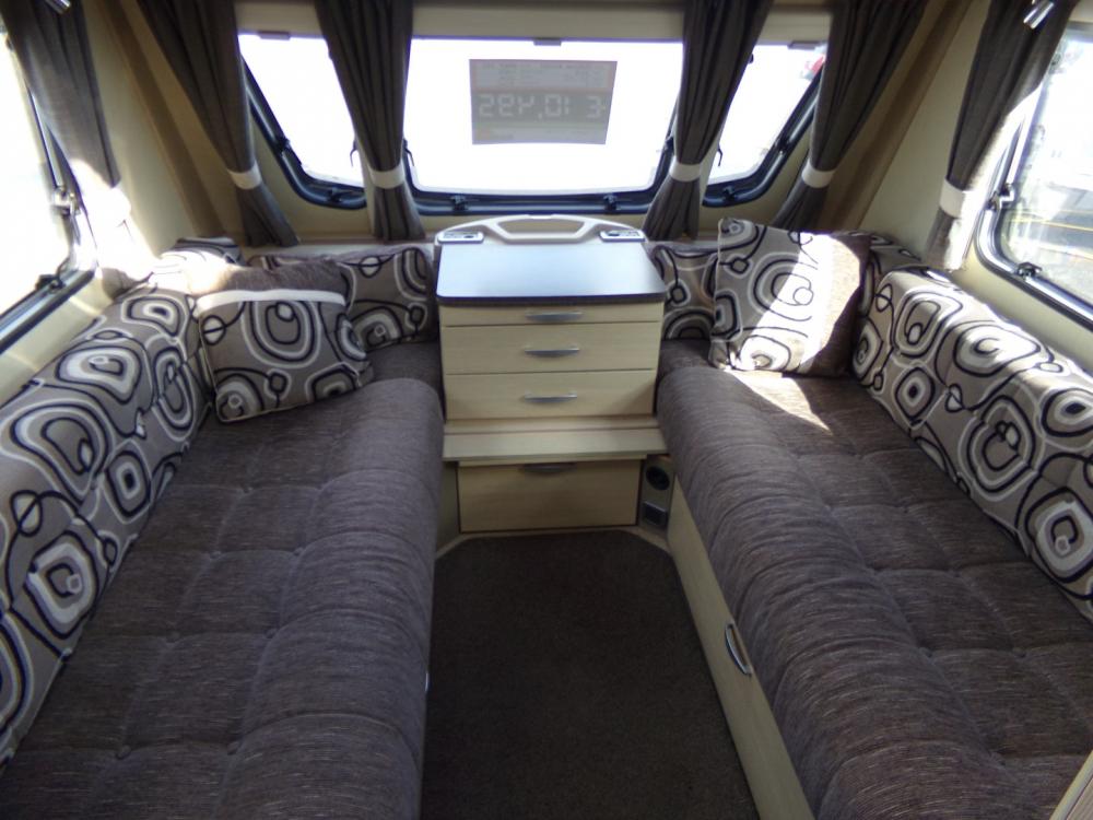 STERLING ECCLES SPORT LOUNGE CARAVAN SALE